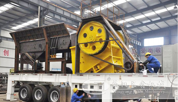 顎式移動破碎機(jī)圖片